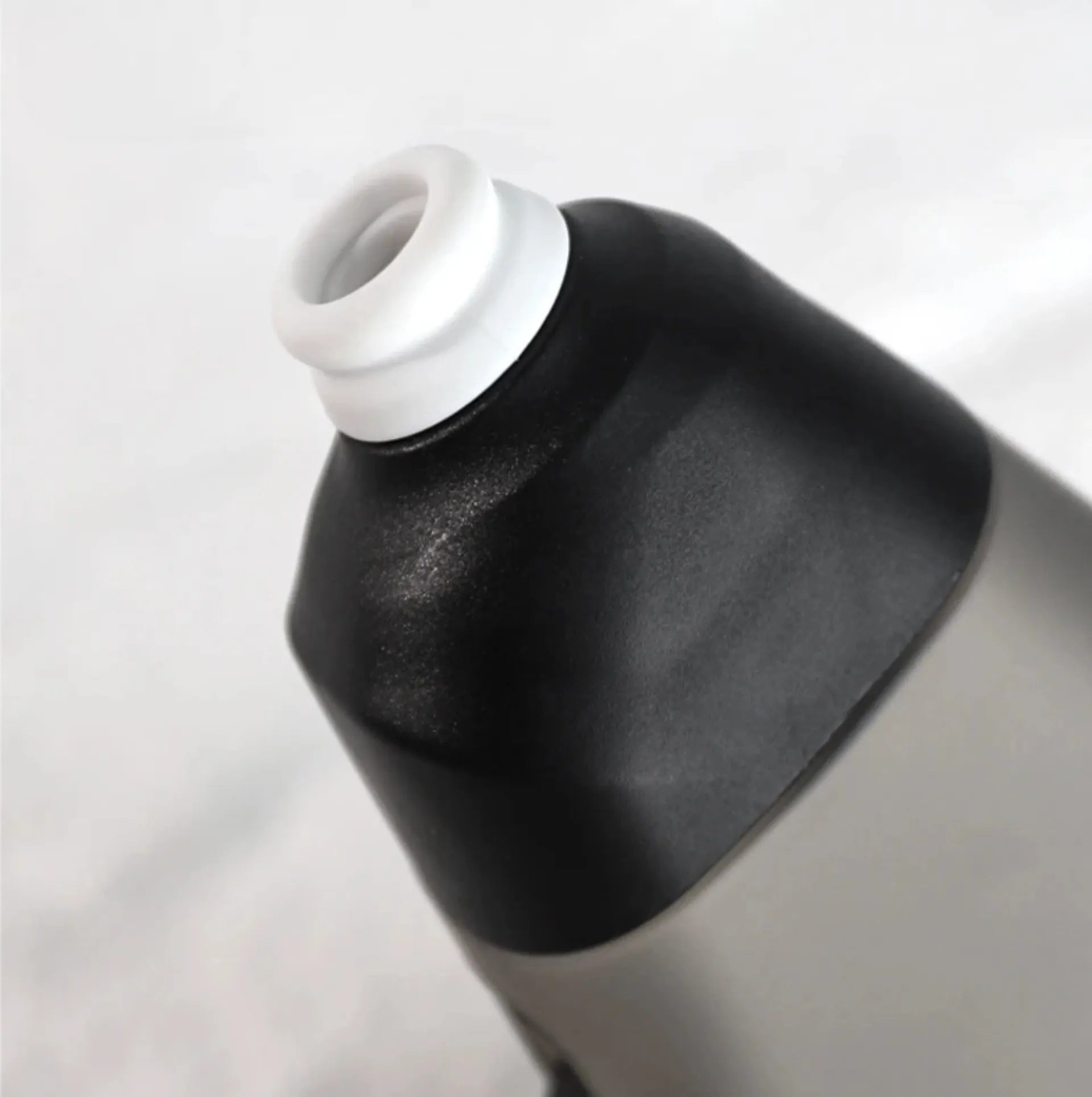 Lot de 2 bidons aérodynamiques vélo 600 ml + porte-bidons – vue 6