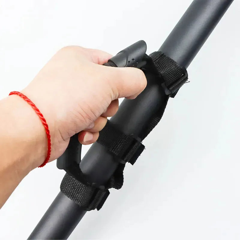 Poignée de transport pour trottinette – Sangle à fermeture auto-agrippante – vue 5